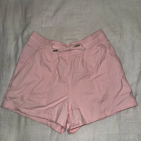 Lululemon Dance Studio High-Rise 3.5” in Pink Haze - Picture 2 of 4